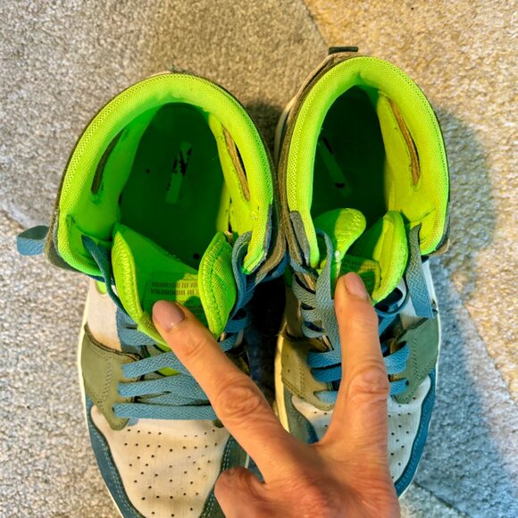 Nike Air Jordans high tops - Size 9 - Picture 3 of 7